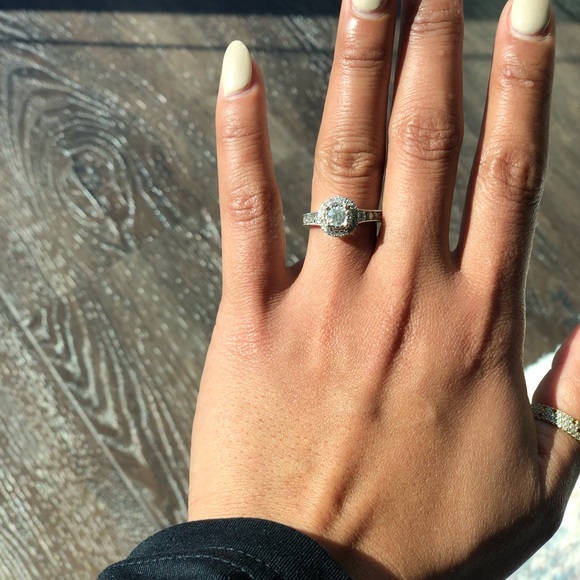 Diamond Engagement Ring (REAL) - Picture 10 of 13